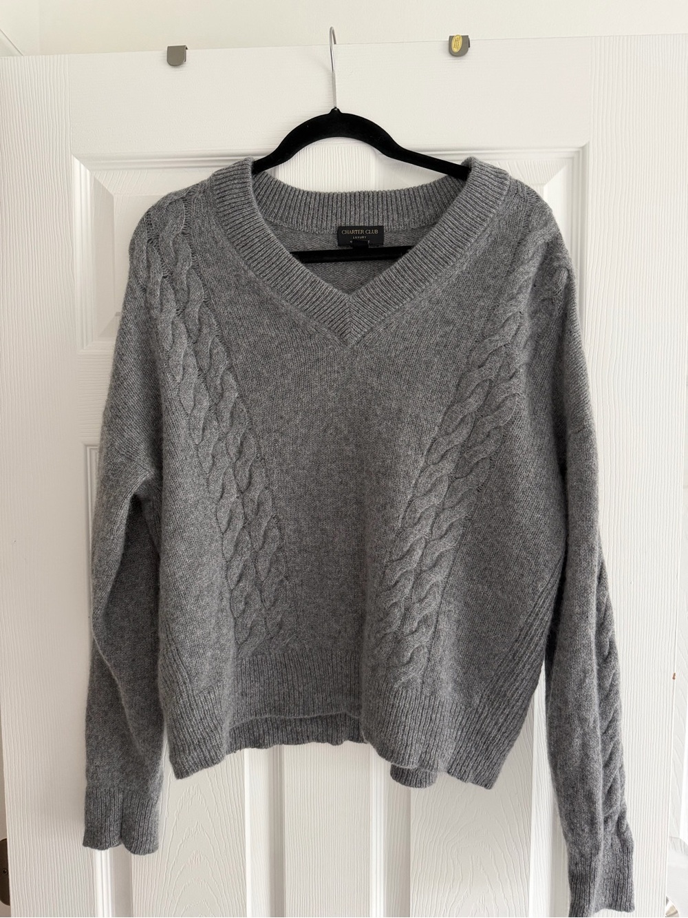 100% Cashmere Charter Club Women’s Gray Cable-Knit V-Neck Sweater